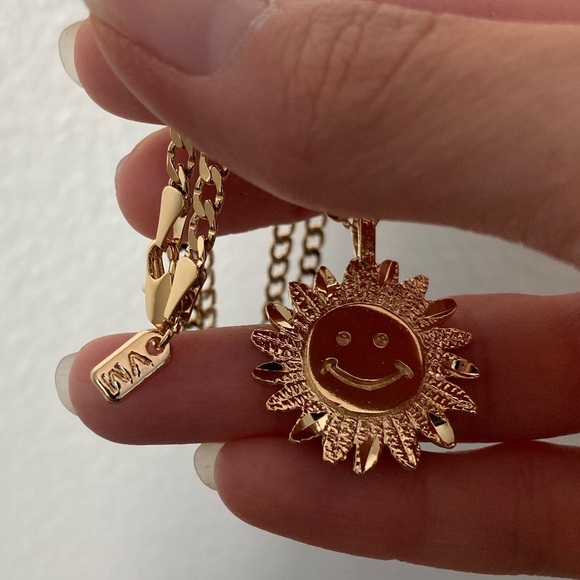 New Vanessa Mooney THE HAPPY FLOWER NECKLACE Gold - Picture 7 of 9